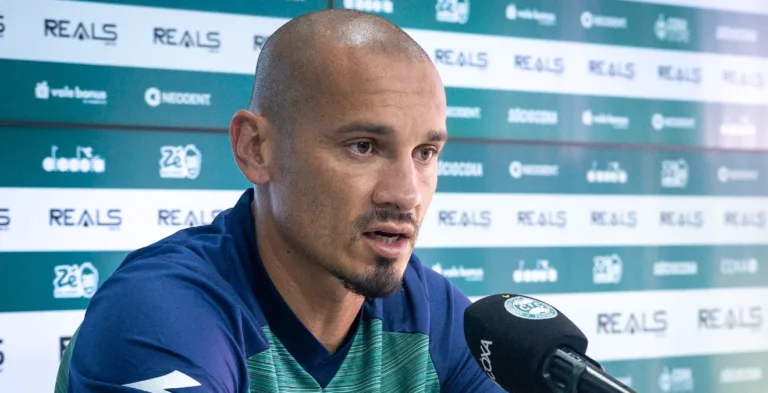 Maicon, zagueiro do Coritiba