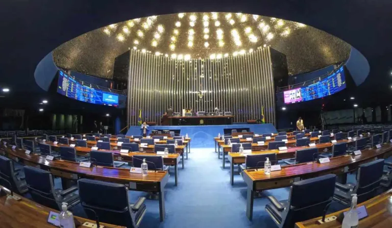 Votação do Projeto da Lei da Ficha Limpa é adiado no Senado