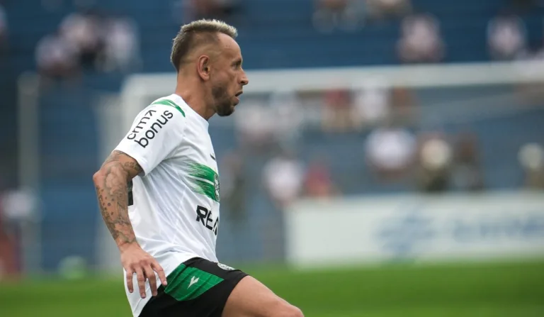 Rafinha está livre no mercado desde que deixou o Coritiba