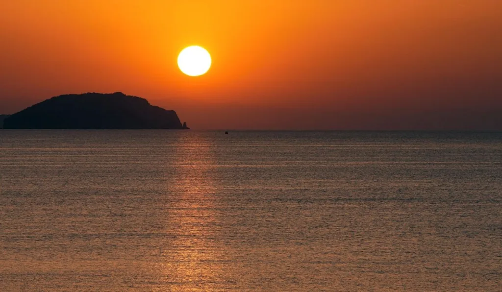 Previsão do tempo para Curitiba amanhã (04/03/2025), segundo o Climatempo