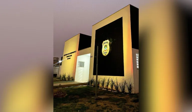 Homem é preso após enviar presentes, flores, pizza e doces para ex-namorada