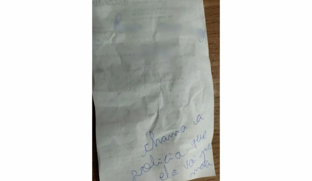 Mulher fez bilhete em supermercado com pedido de socorro