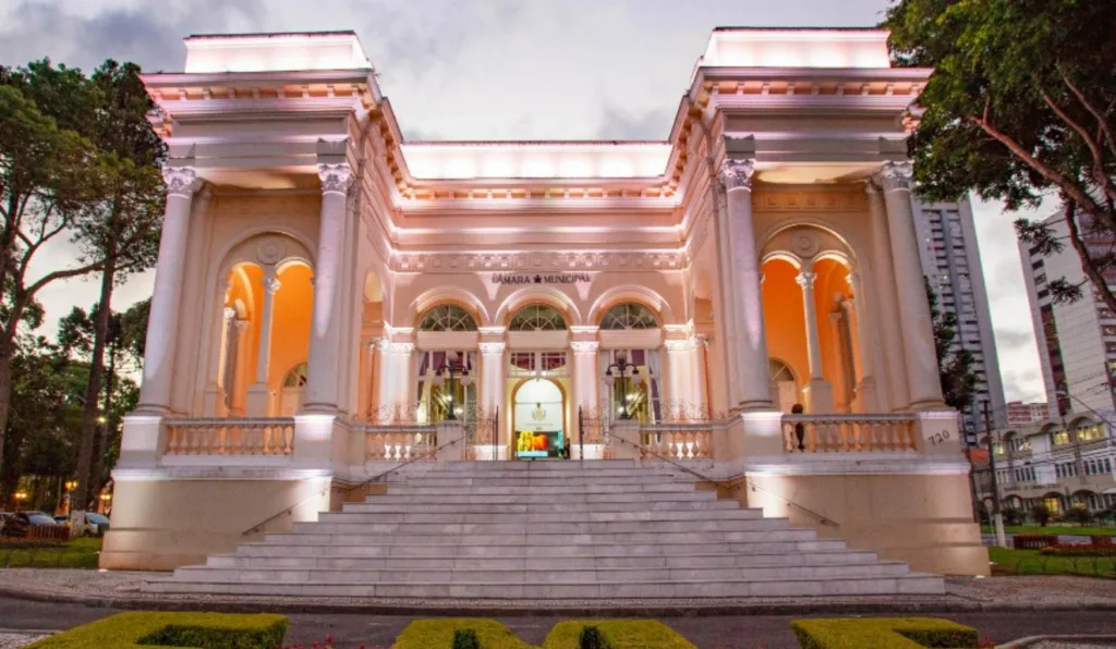 Imagem da câmera municipal de Curitiba.