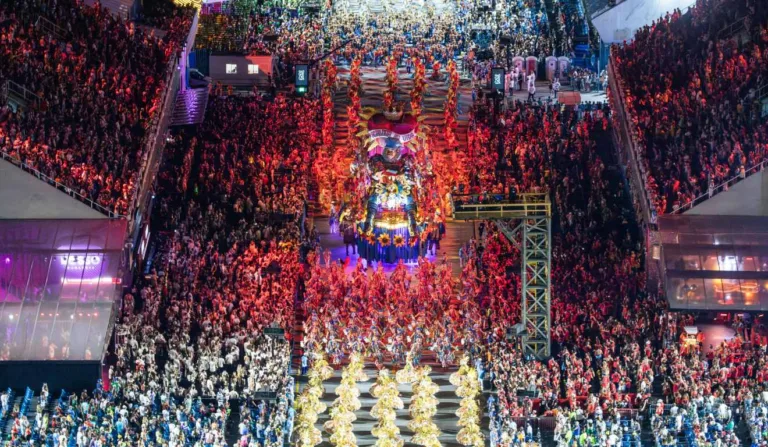 Portela desfila no Carnaval do Rio de Janeiro