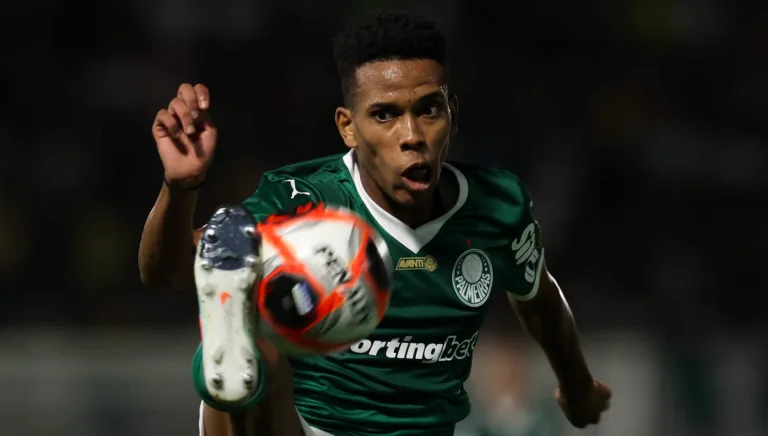Estevão, atacante do Palmeiras.