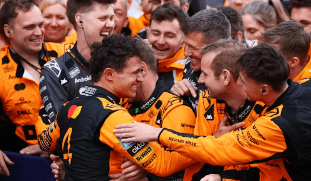 Lando Norris comemora vitória no GP da Austrália de F1