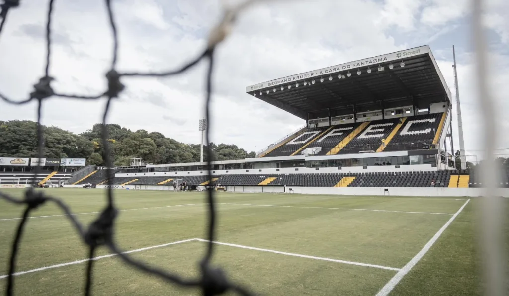 Germano Krüger, estádio do Operário