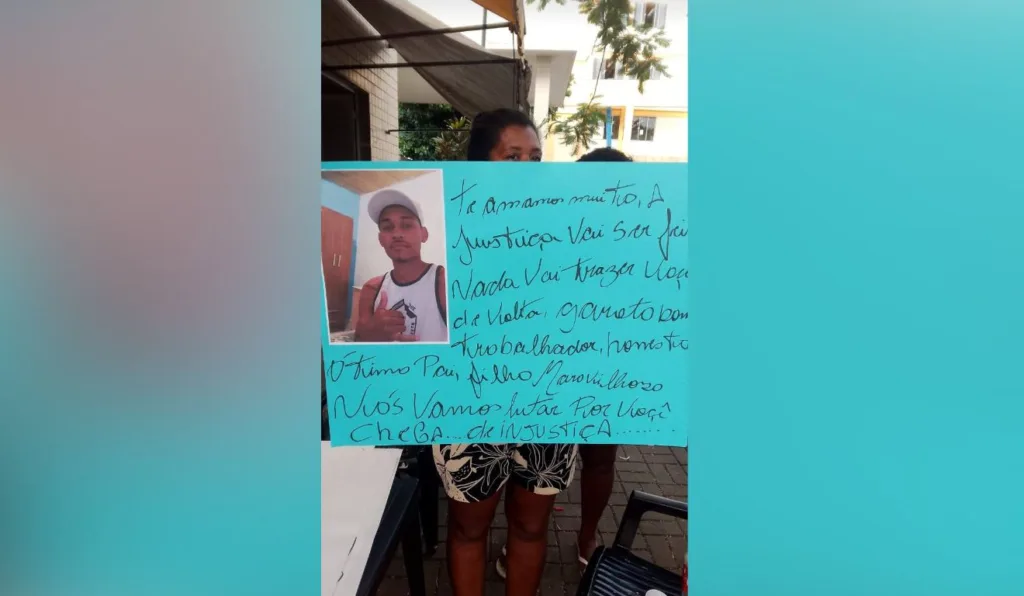 Família presta homenagens e pede justiça a Danilo