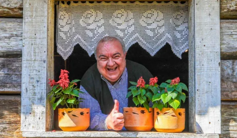 greca celebrando aniversário de curitiba