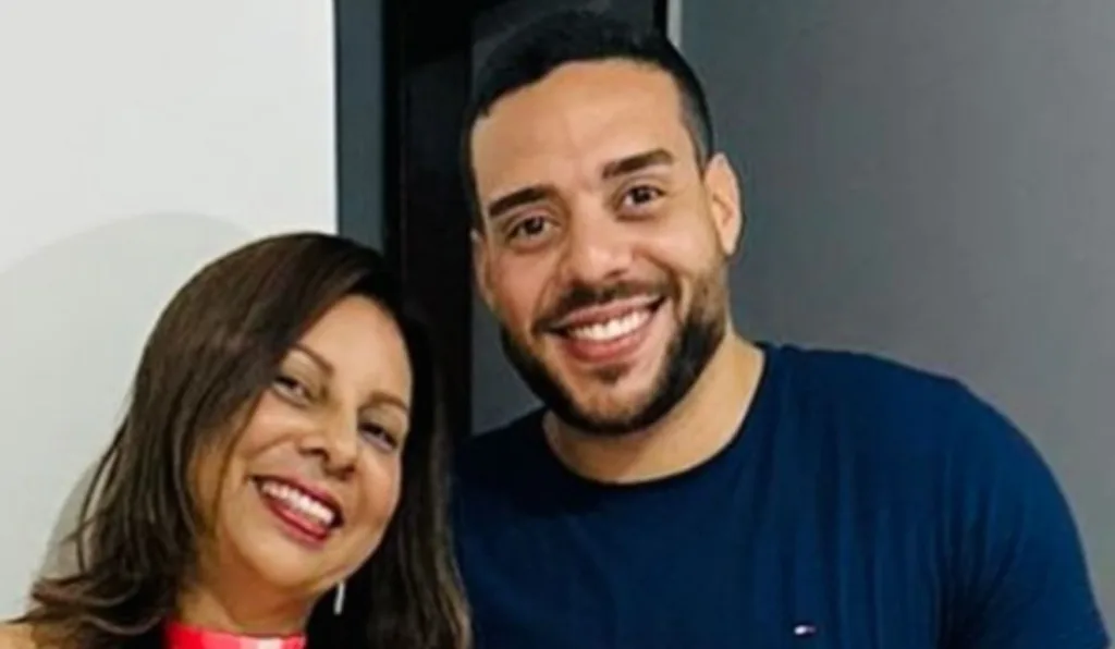 mãe junto com o torcedor estuprado