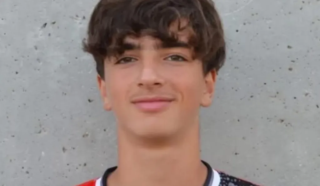 adolescente sorrindo