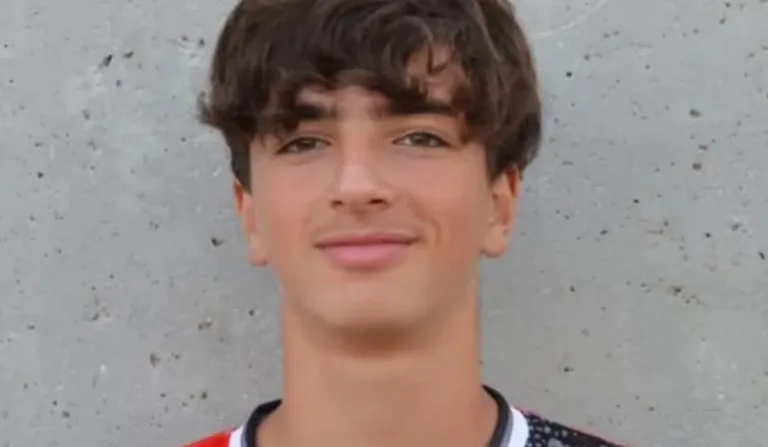 adolescente sorrindo