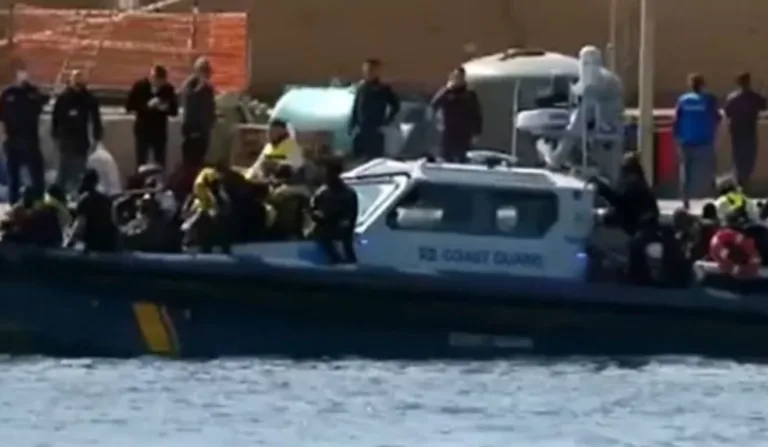 Seis pessoas morrem e 40 estão desaparecidas após naufrágio