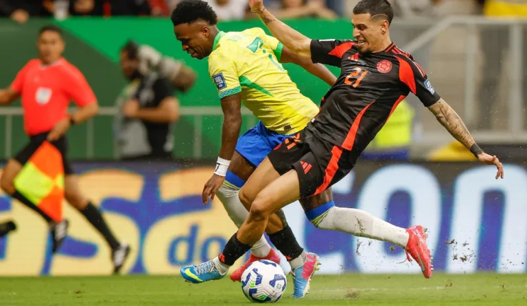 Lance de Brasil x Colômbia, pelas Eliminatórias