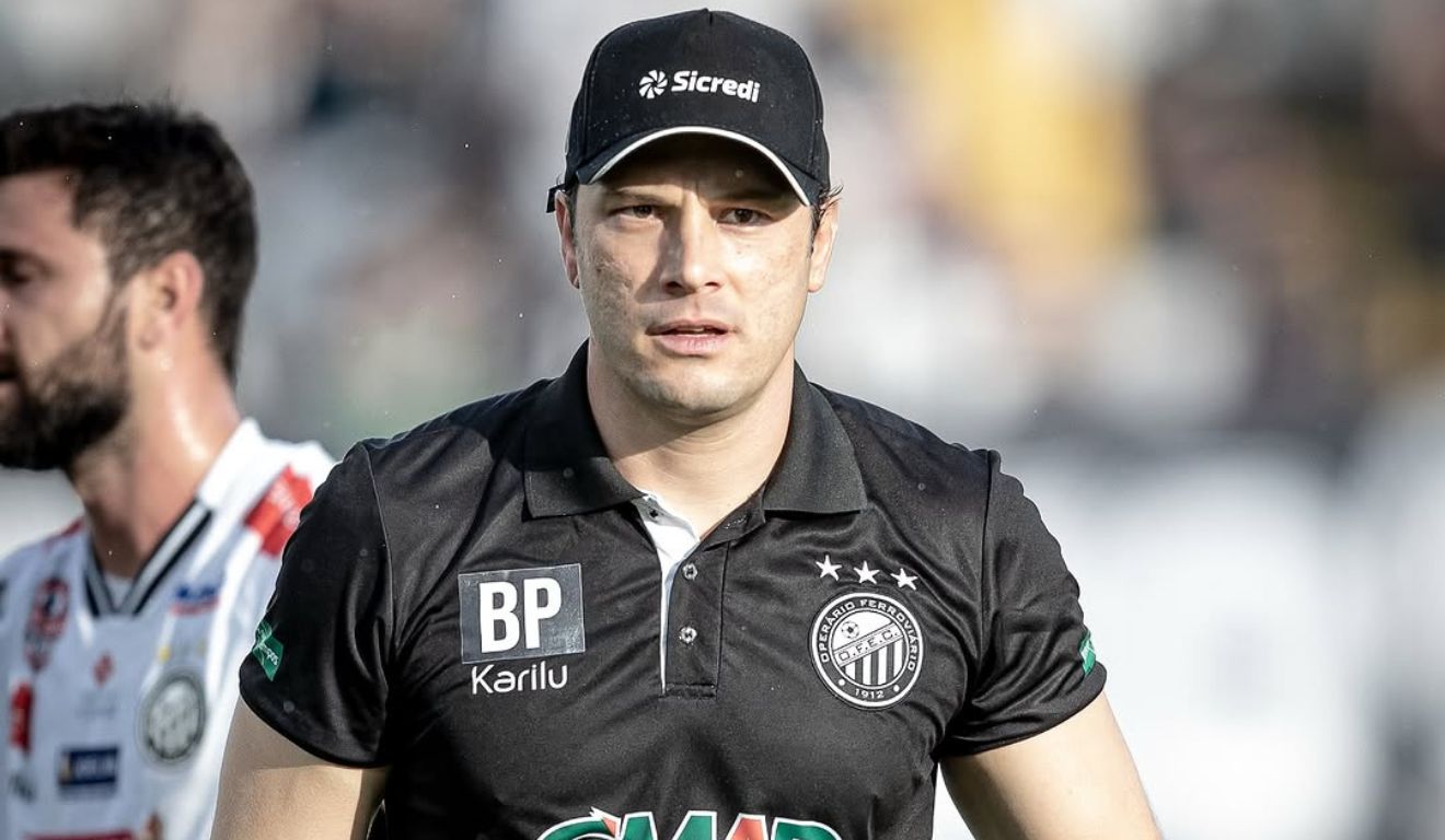 Bruno Pivetti fala em entrevista coletiva após primeira partida da final