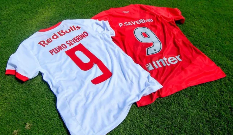 Athletico e Bragantino fizeram camisas em homenagem ao atleta Pedro Severino.