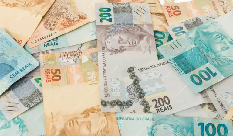 Dinheiro cédulas reais