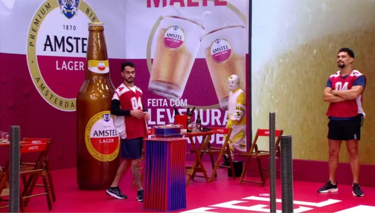 Vinícius (à direita) está no paredão do Modo Turbo (Imagem: Reprodução)