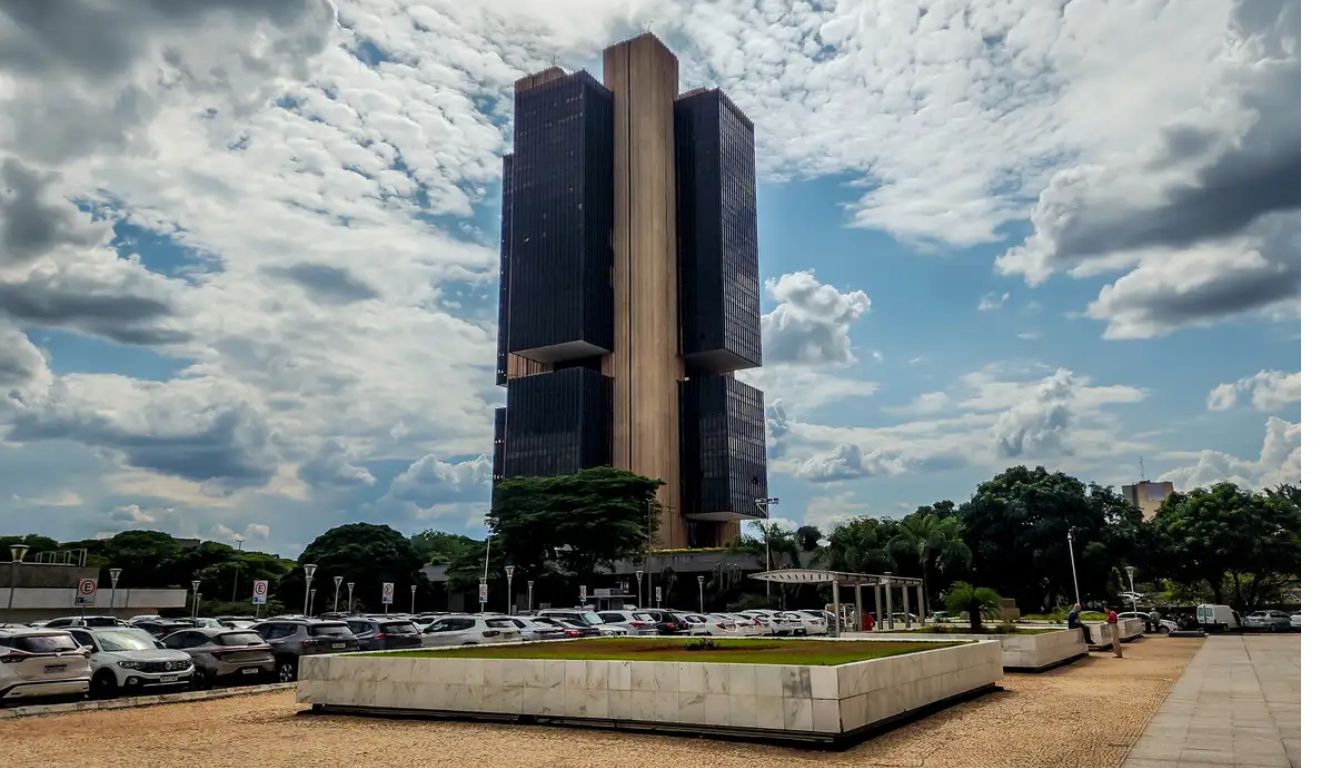 Copom aumento pela quinta vez seguida a Selic, taxa de juros básicos