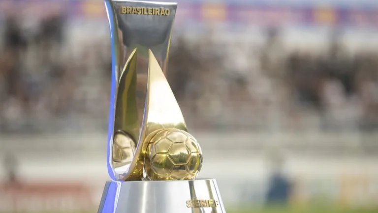 Taça do Campeonato Brasileiro da Série B. (Foto: Lucas Figueiredo/CBF)
