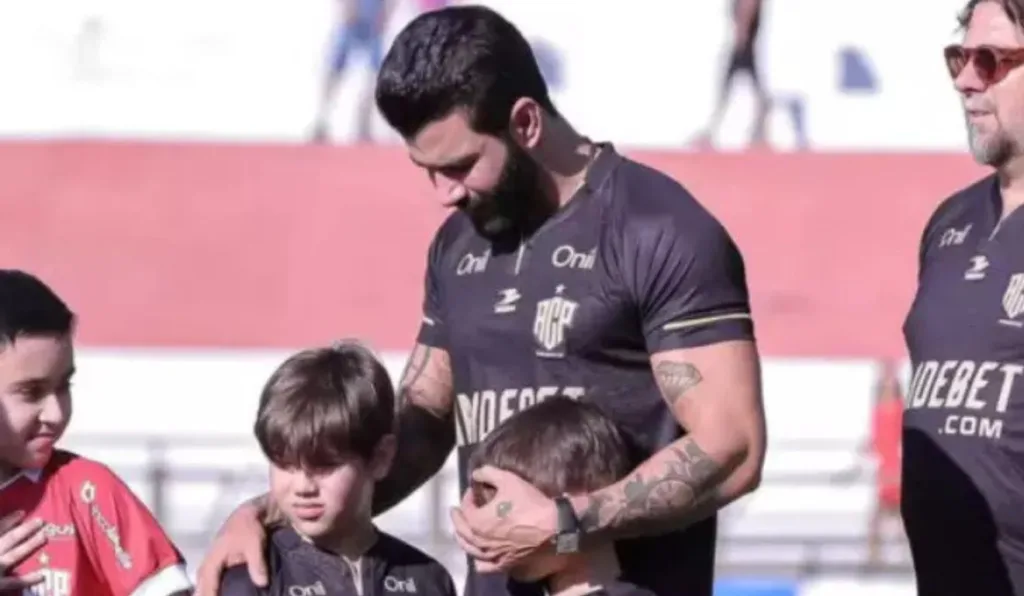 Gusttavo Lima em jogo do ACP no ano passado