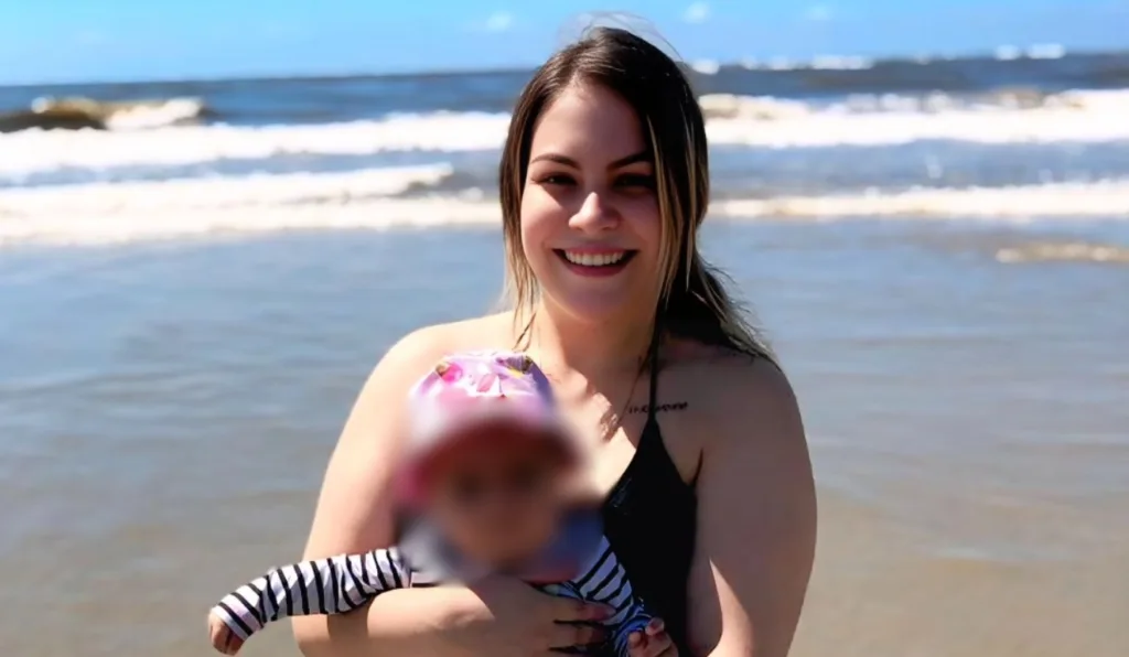 Mayara Rocha Gonçalves, morta em engavetamento na BR-376, e a filha bebê, que sobreviveu ao acidente