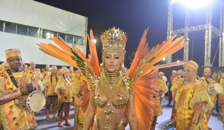 Sabrina Sato, rainha de bateria da Gaviões da Fiel