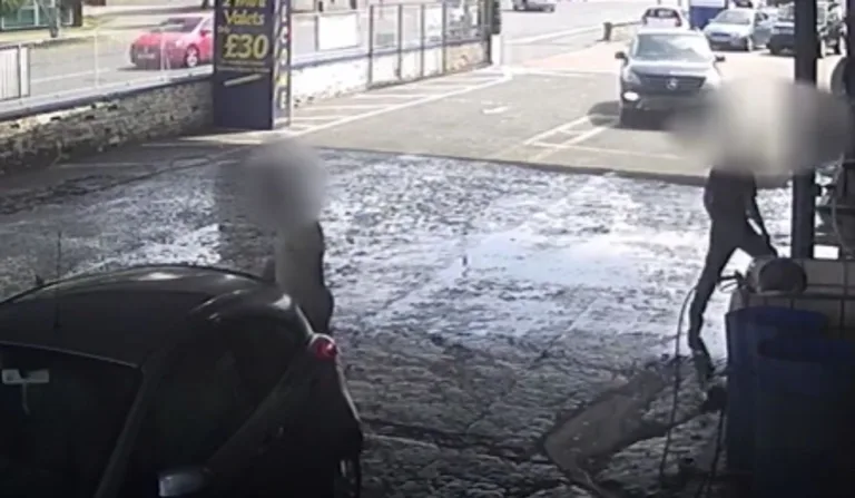 "Vou te matar", diz pai antes de atropelar filho após discussão; veja vídeo