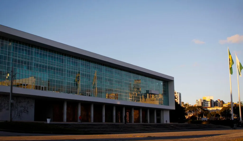 Licitação é tocada enquanto Justiça aguarda manifestação do MP