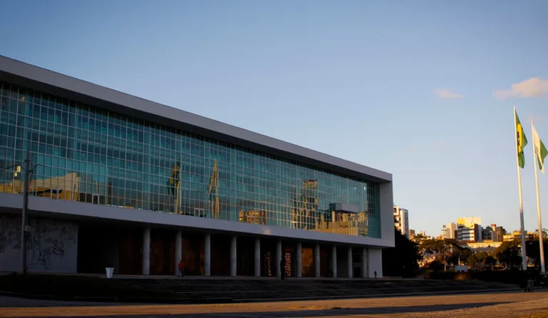 Licitação é tocada enquanto Justiça aguarda manifestação do MP