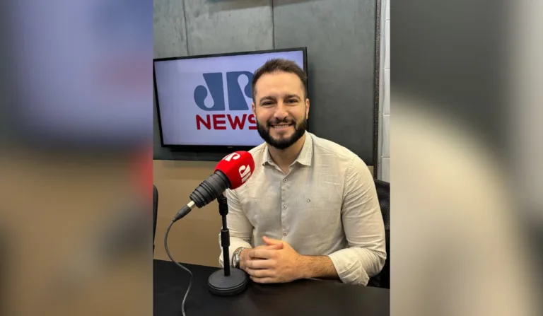 João Salgado comandará o programa. (Foto: Divulgação/Jovem Pan News Curitiba)