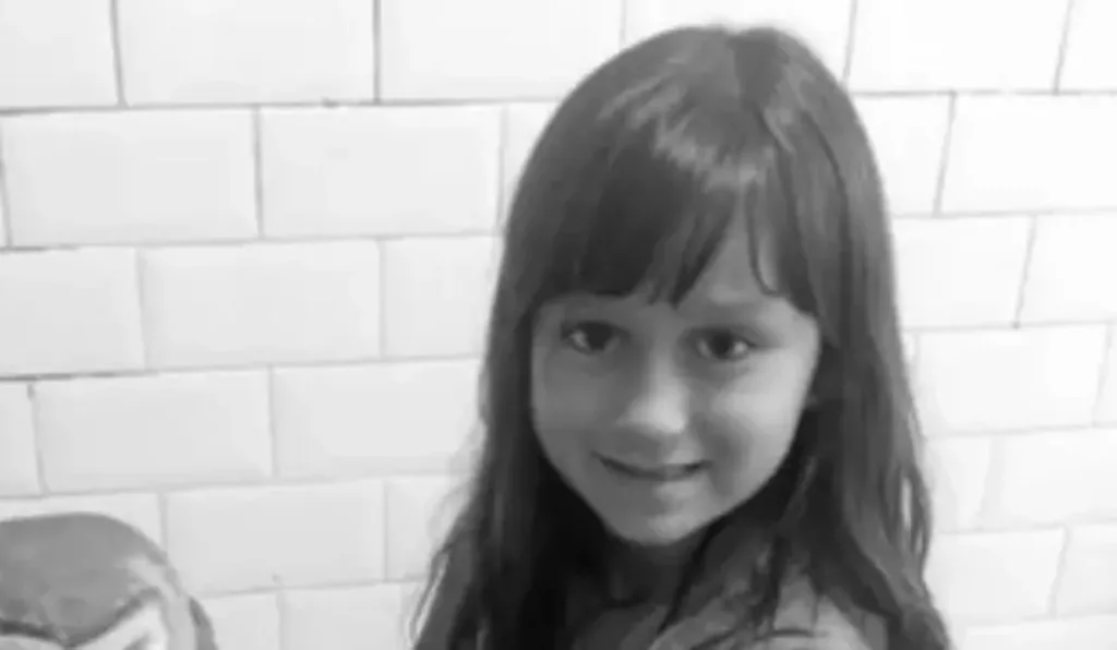 menina morre esmagada por balanço