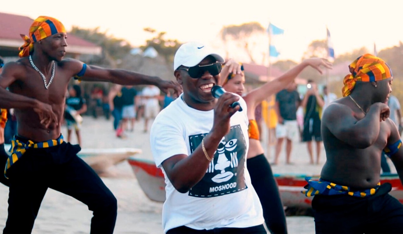 Aurelio Martínez, cantor hondurenho morto em acidente de avião