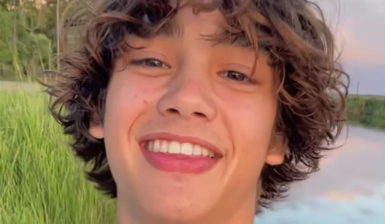 O influenciador Joshua Blackledge, de 16 anos