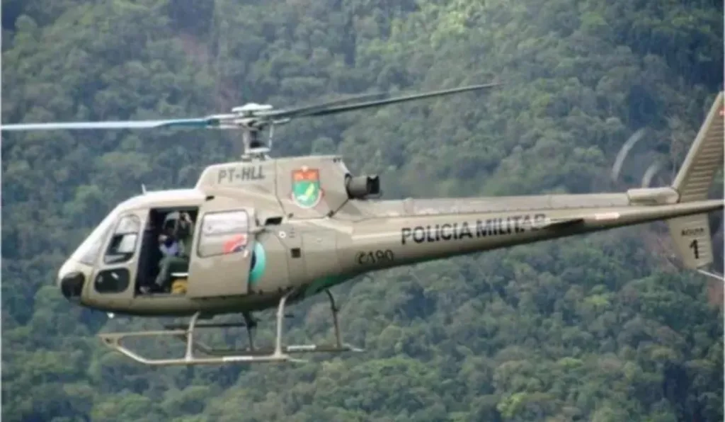 helicoptero que homem atirou contra
