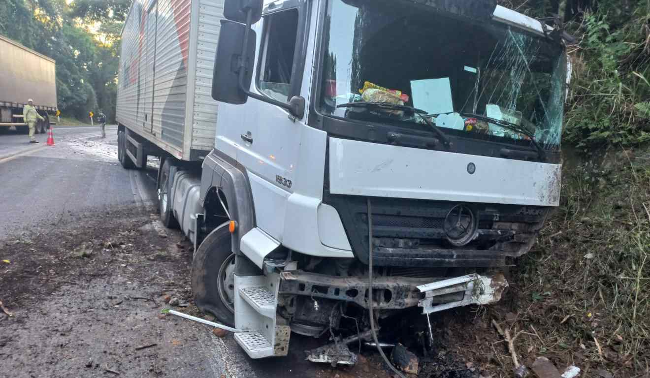 Caminhoneiro ficou bastante abalado com acidente com mortes