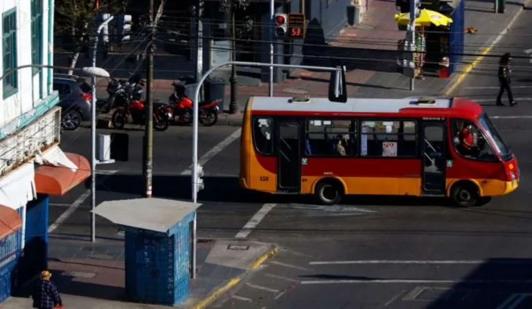 onibus onde policial foi esfaqueado