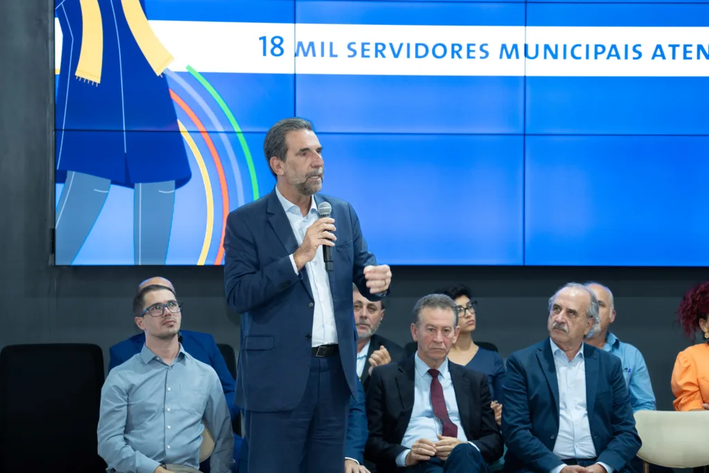 Ênio Verri, diretor-geral brasileiro da Itaipu Binacional, discursa durante evento em Cascavel