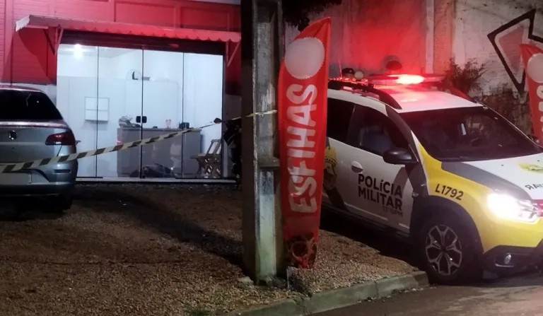 Homem morreu enquanto atendente anotava o pedido de lanche,. (Foto: Ronaldo Oliveira)