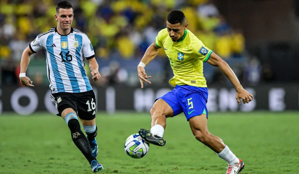 Registro do último jogo entre Brasil e Argentina pelas Eliminatórias.