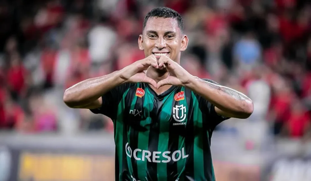 Rodrigo Santos é destaque do Maringá no campeonato