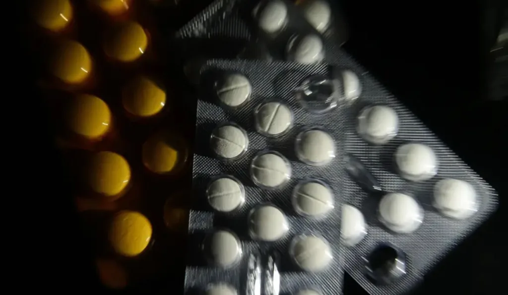 Justiça suspende autorização para farmacêuticos prescreverem remédios