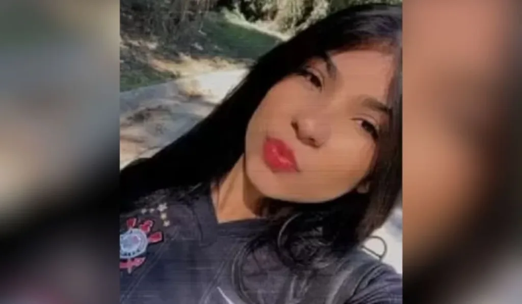 vitória de cajamar usando a blusa do corinthians