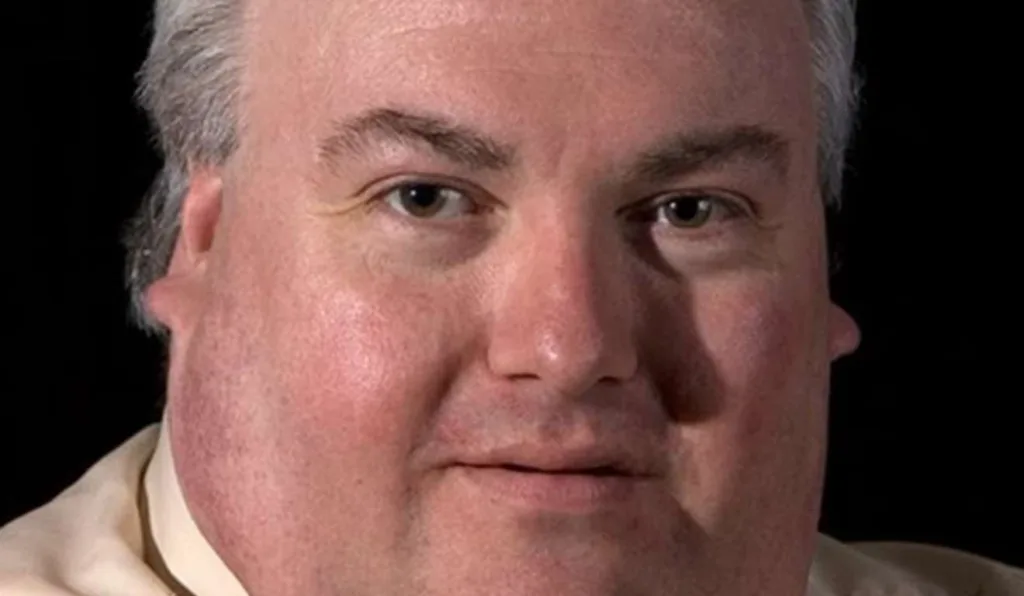 O ator Simon Fisher-Becker, que interpretou o Frei Gorducho em "Harry Potter e a Pedra Filosofal"