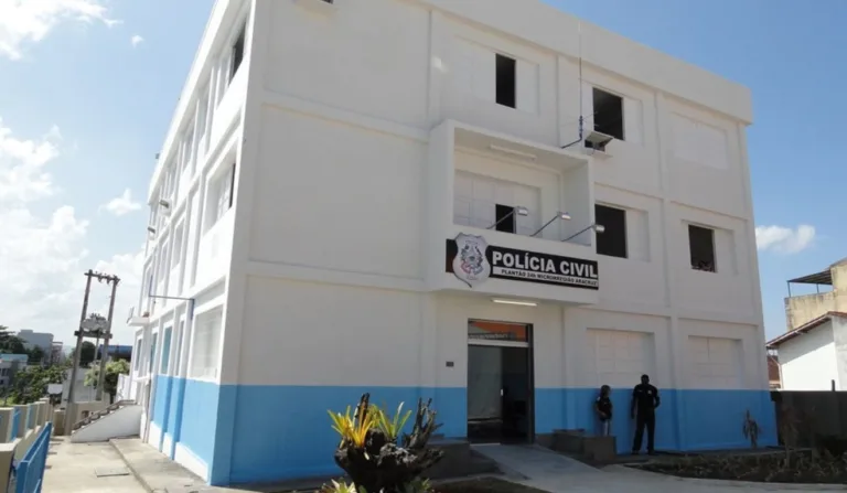 Professor é acusado de estuprar três crianças em escola