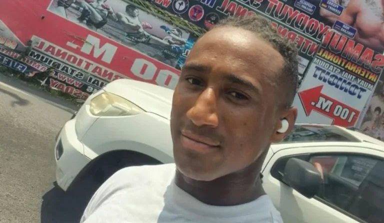 Atleta de Muay-Thai desmaia e morre durante estreia em campeonato de luta