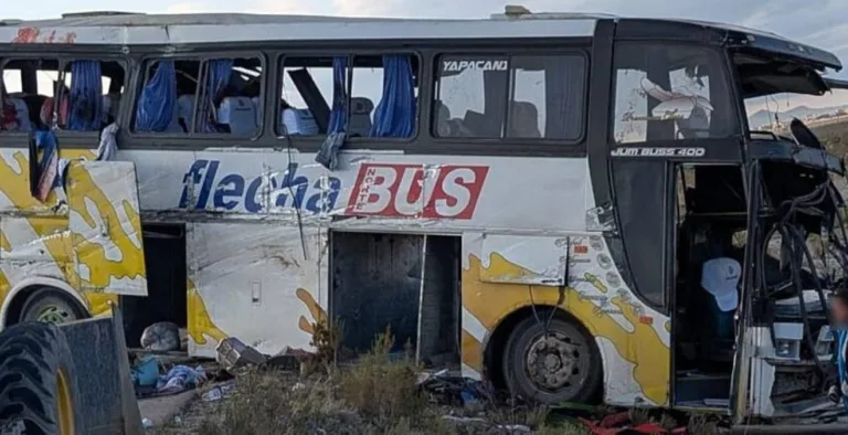 Um dos ônibus envolvidos estava a caminho do carnaval