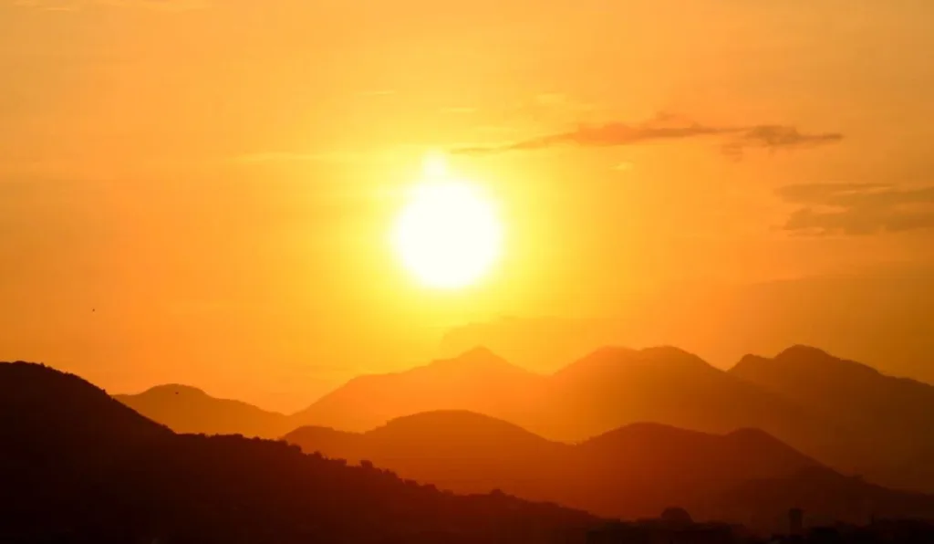 Onda de calor se estende e mantém dias quentes no PR; veja até quando
