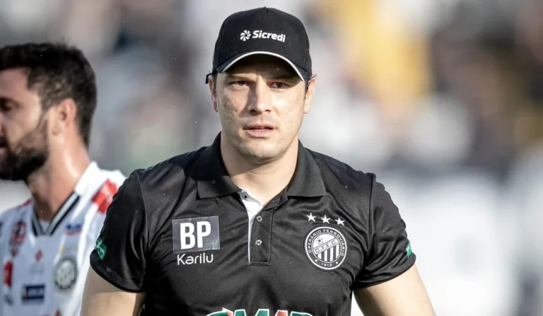 Bruno Pivetti, técnico do Operário