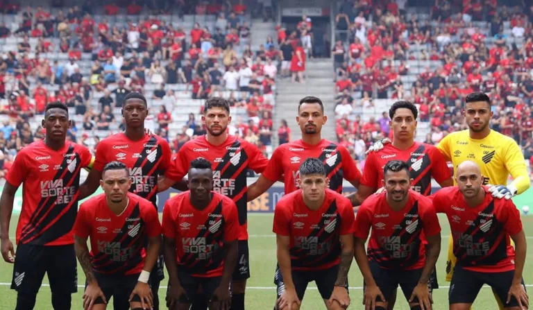 Elenco do Athletico para 2025. (Foto: osé Tramontin/athletico.com.br)